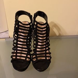 ROUGE HELIUM gorgeous sandals size 10, color black